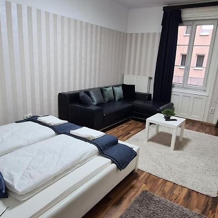 Elegant Apartment In The Hearth Of Budapest Exterior foto